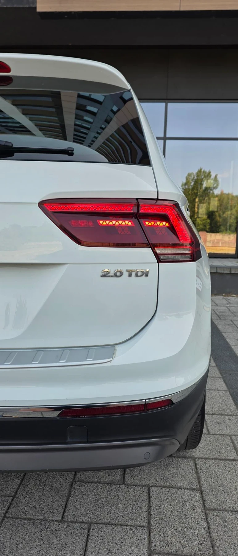 VW Tiguan 2.0 TDI, снимка 8 - Автомобили и джипове - 55878470