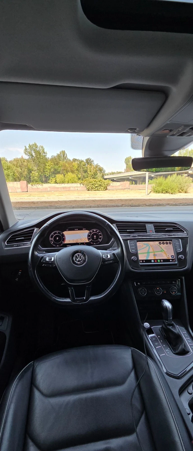 VW Tiguan 2.0 TDI, снимка 10 - Автомобили и джипове - 55878470
