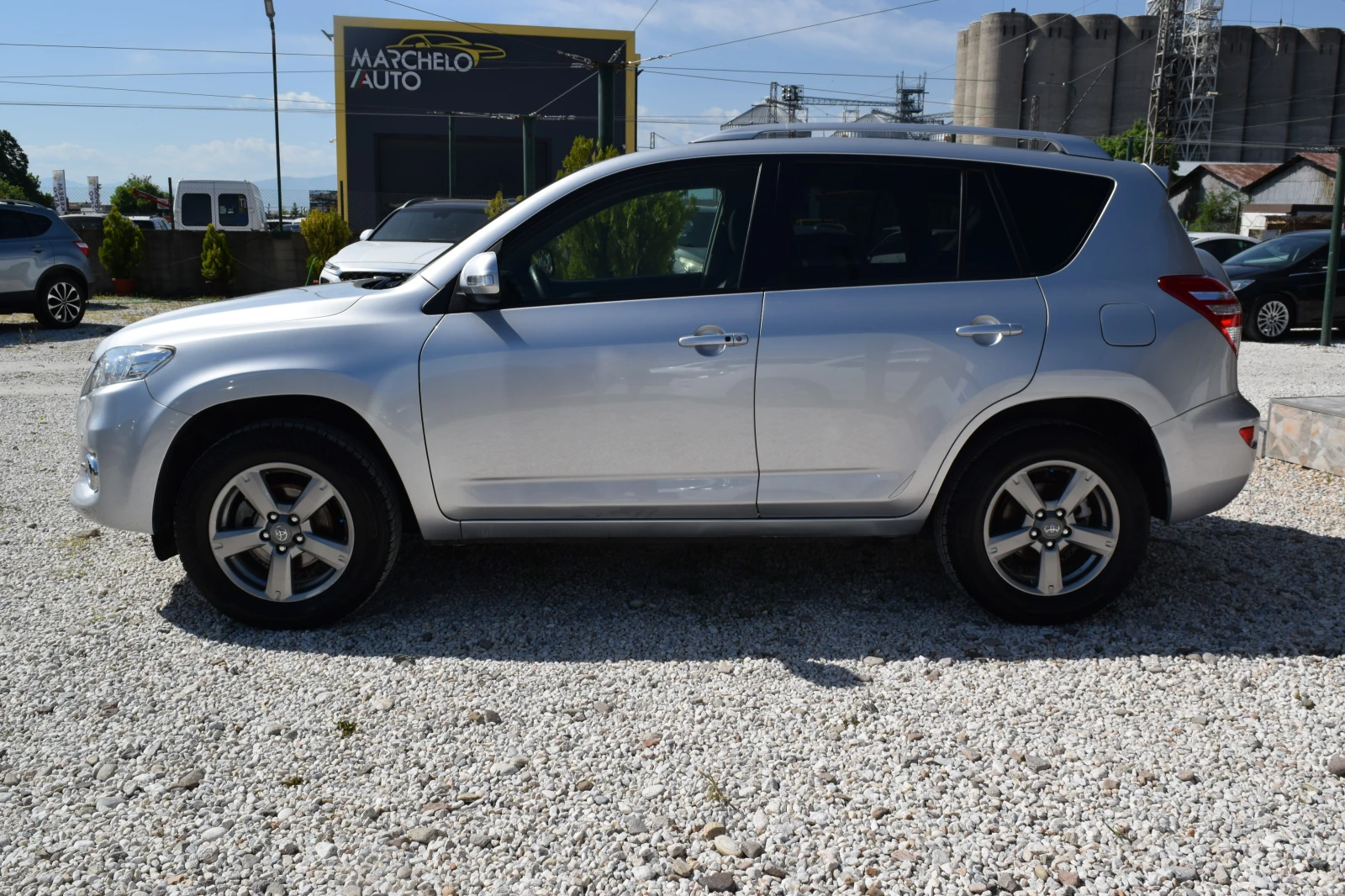 Toyota Rav4 2.2 D4D* 150kc* Keyless* Навигация* Подгрев - изображение 4