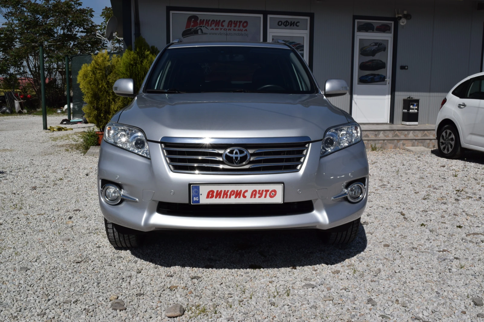 Toyota Rav4 2.2 D4D* 150kc* Keyless* Навигация* Подгрев - изображение 2