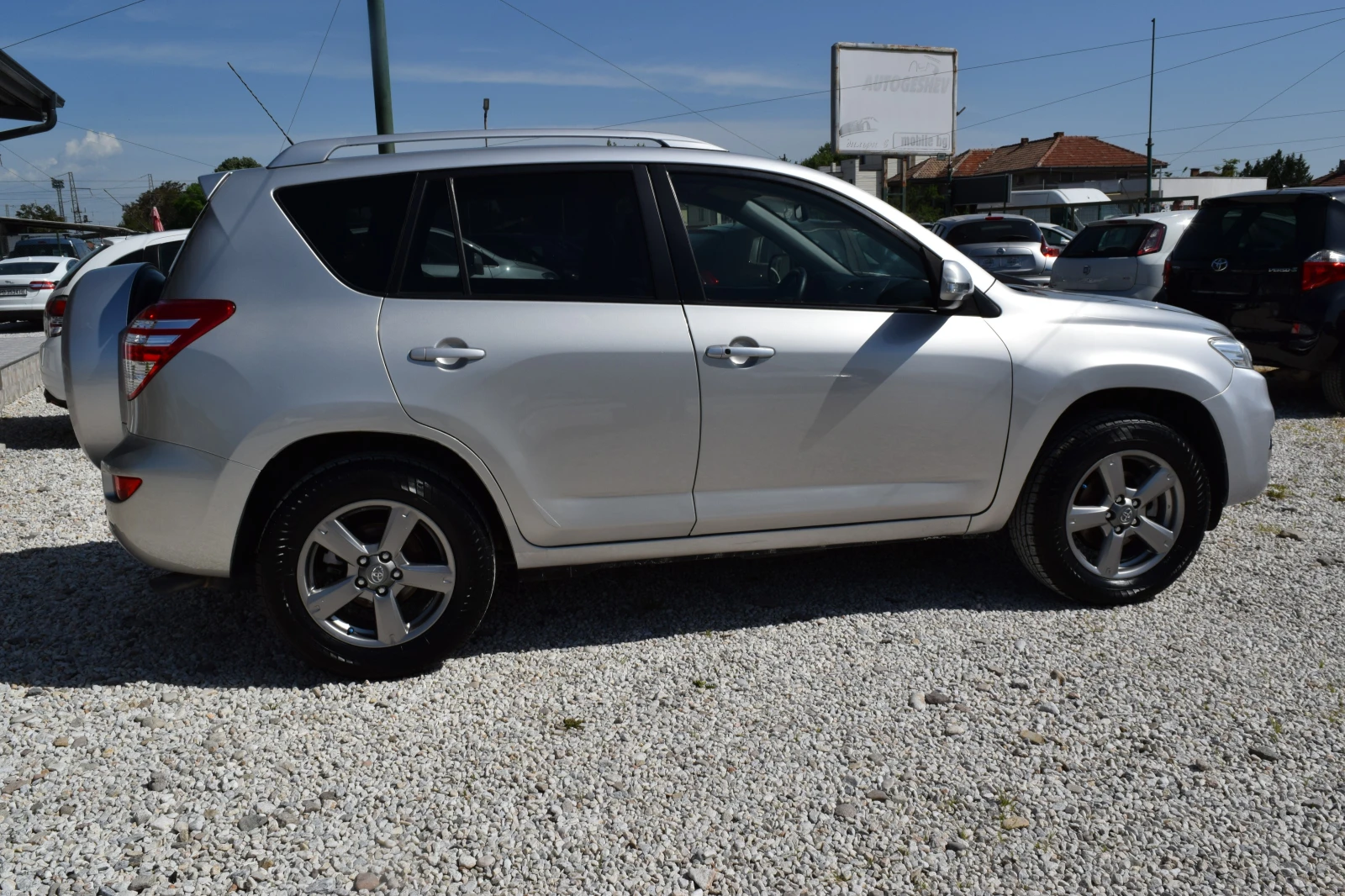 Toyota Rav4 2.2 D4D* 150kc* Keyless* Навигация* Подгрев - изображение 8