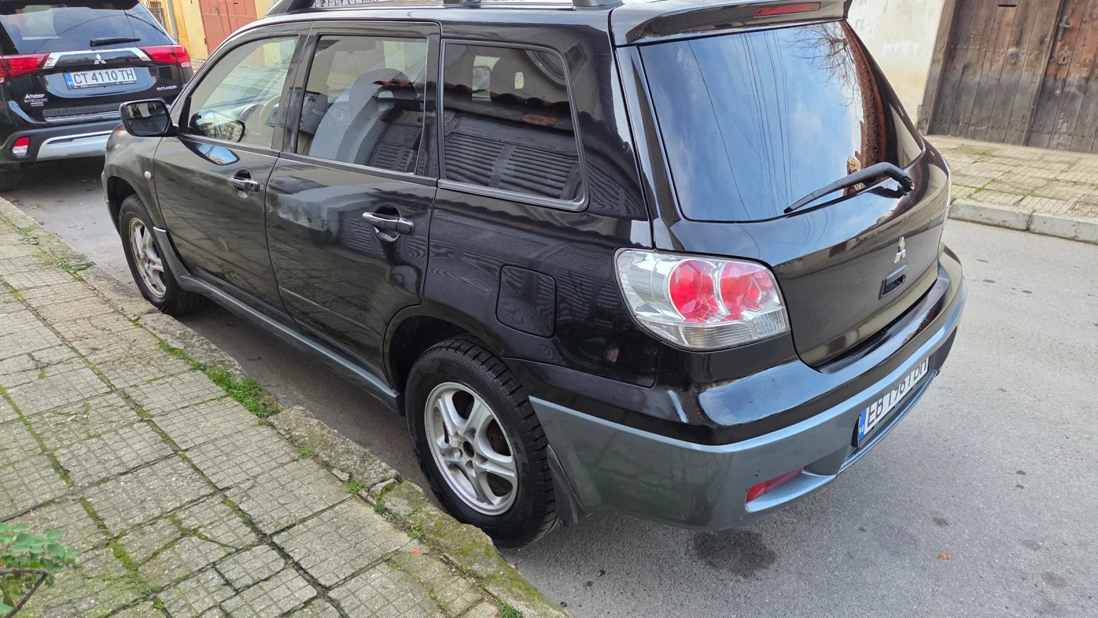 Mitsubishi Outlander 2.4 Газ/Бензин 4х4 - изображение 4
