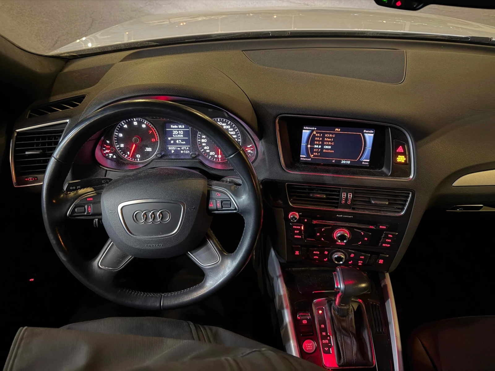 Audi Q5 * 2.0T Komfort * CARFAX * ПАНОРАМА * KEYLESS *  - изображение 9