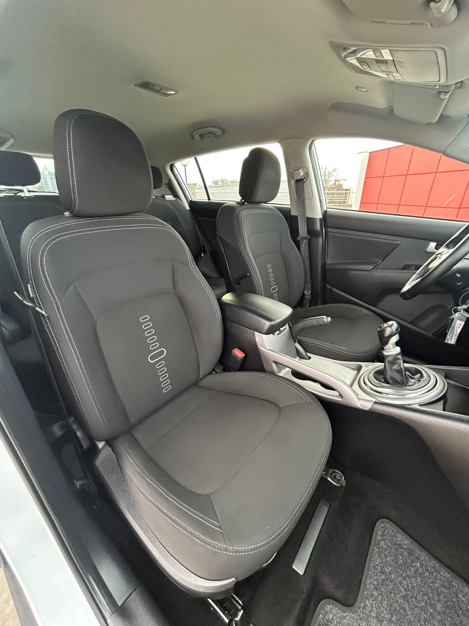 Kia Sportage 1.6 Бензин / Газ, снимка 16 - Автомобили и джипове - 54045016