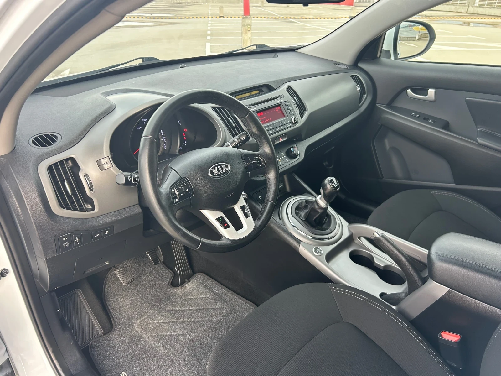 Kia Sportage 1.6 Бензин / Газ, снимка 9 - Автомобили и джипове - 54045016