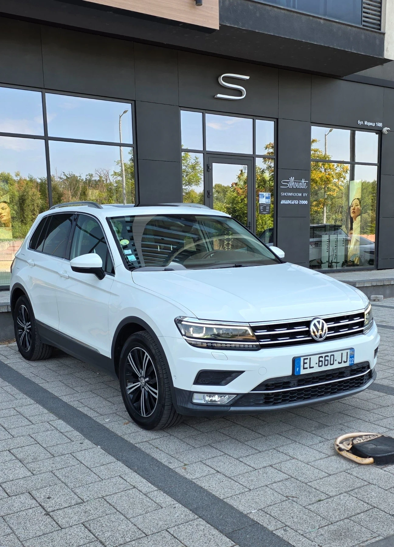 VW Tiguan 2.0 TDI, снимка 3 - Автомобили и джипове - 55878470
