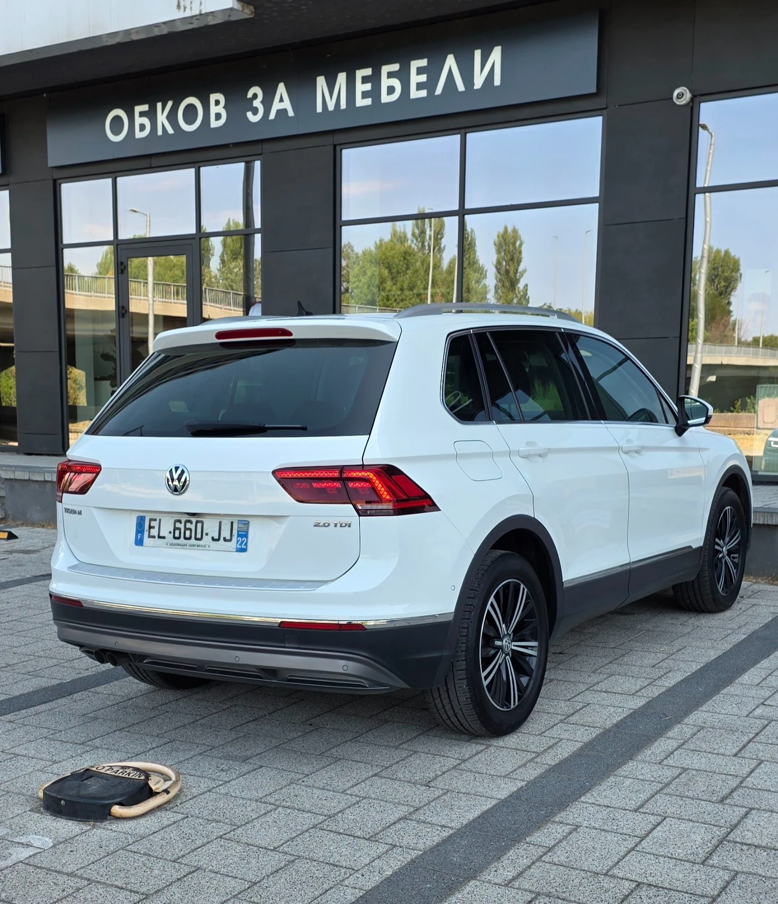 VW Tiguan 2.0 TDI, снимка 5 - Автомобили и джипове - 55878470