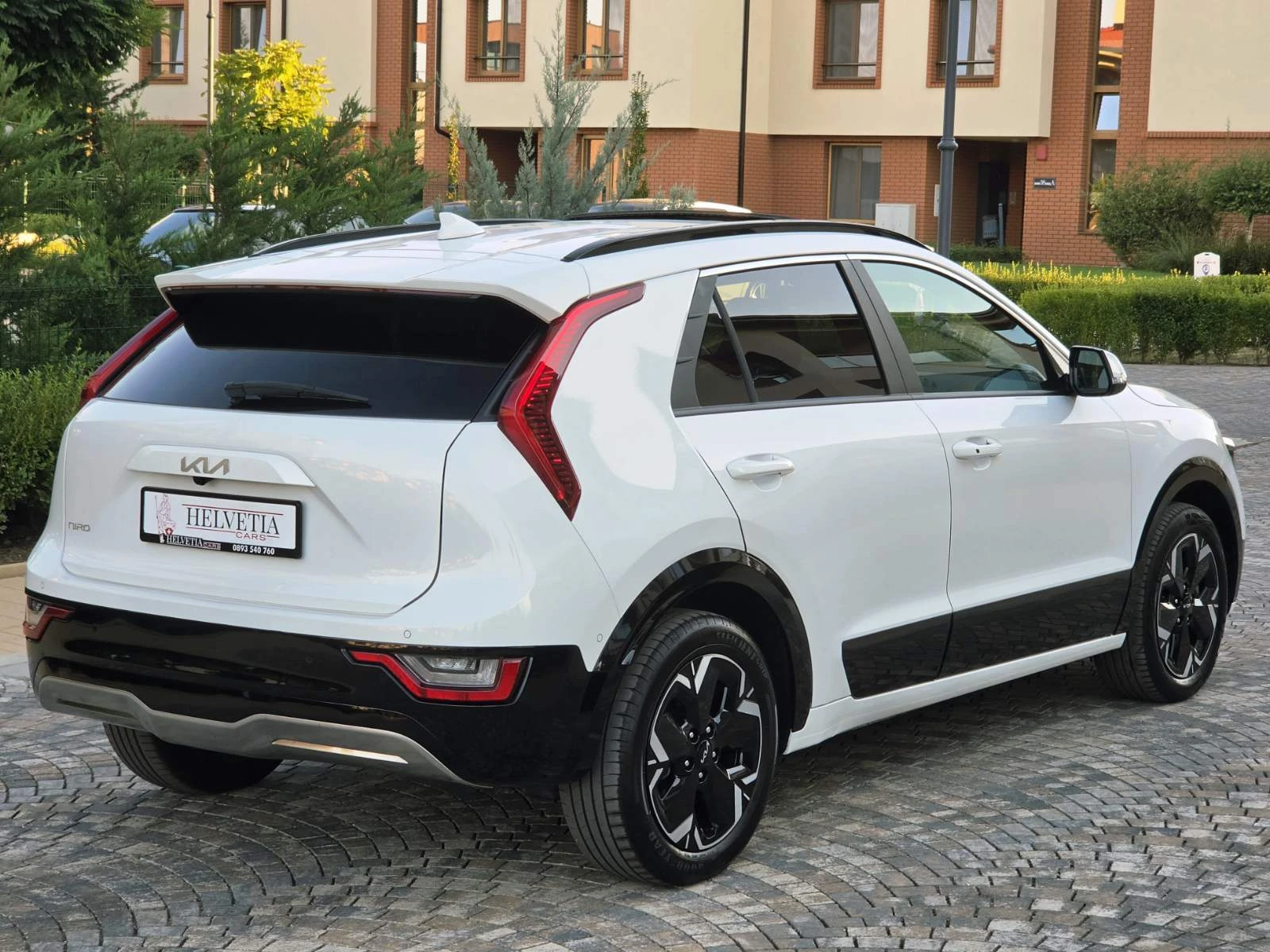 Kia Niro 64 KWH* SOH 100%* H/K* КОЖА* ПОДГРЕВ* ОБДУХВАНЕ* , снимка 5 - Автомобили и джипове - 56079852