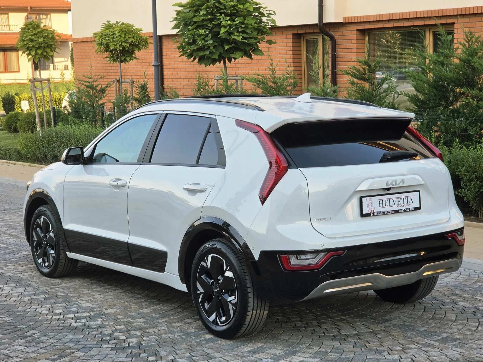 Kia Niro 64 KWH* SOH 100%* H/K* КОЖА* ПОДГРЕВ* ОБДУХВАНЕ* , снимка 3 - Автомобили и джипове - 56079852