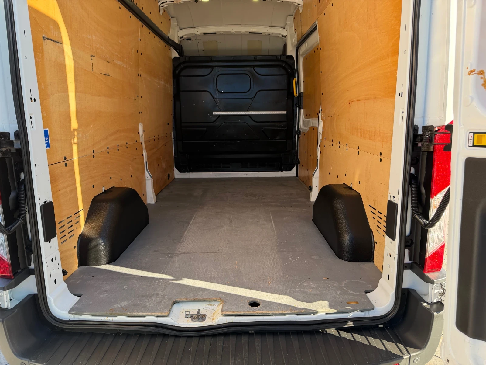 Ford Transit 2.0TDI L3H3 SWISS - изображение 6