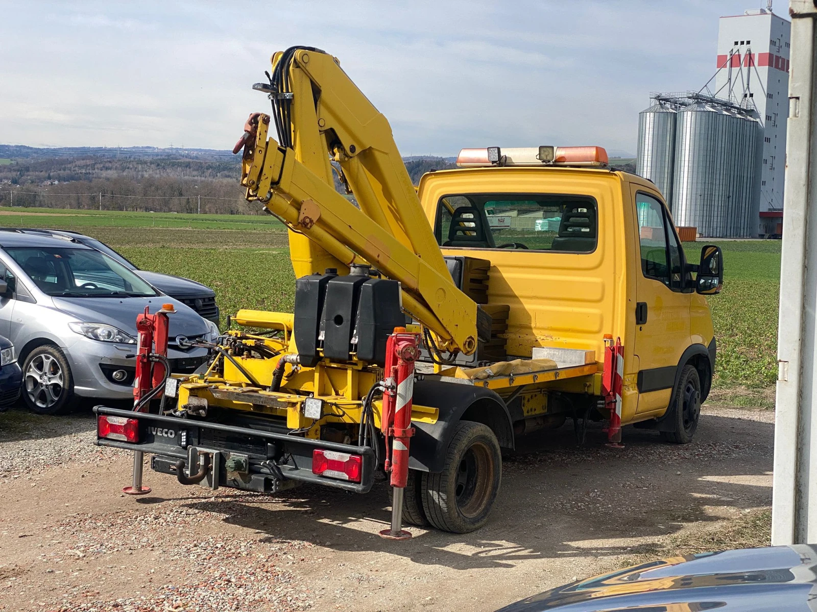 Iveco Daily * КРАН* 2830кг * НОВ ВНОС ОТ ШВЕЙЦАРИЯ, снимка 3 - Камиони - 55484207