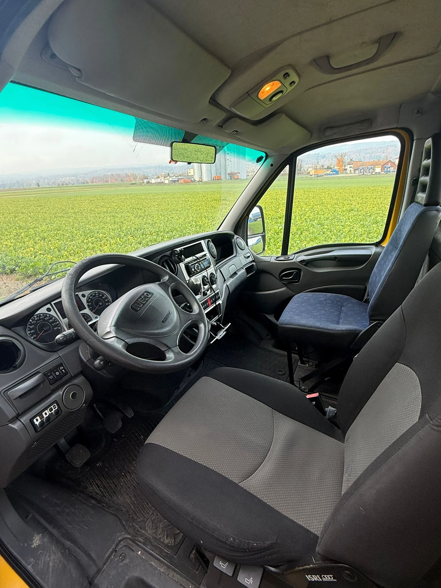 Iveco Daily * КРАН* 2830кг * НОВ ВНОС ОТ ШВЕЙЦАРИЯ, снимка 5 - Камиони - 55484207