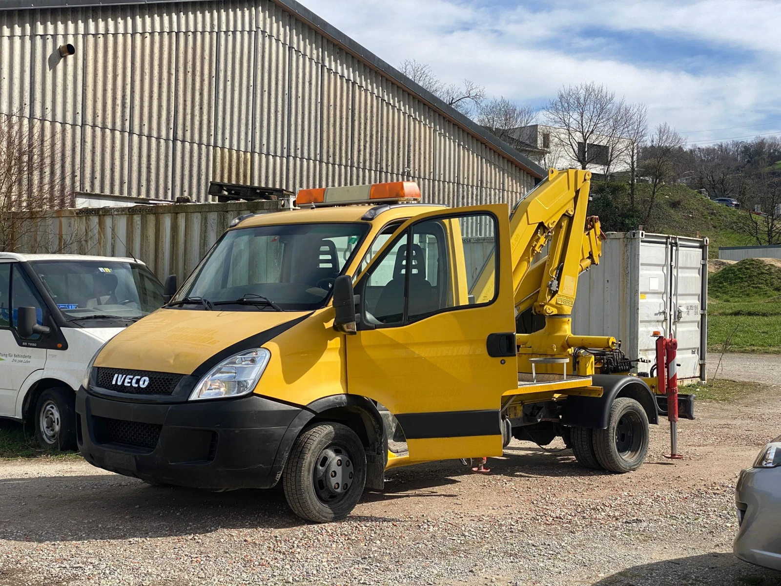 Iveco Daily * КРАН* 2830кг * НОВ ВНОС ОТ ШВЕЙЦАРИЯ, снимка 2 - Камиони - 55484207
