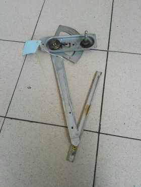 машинка ръчна стъкло-стъклоповдигач предна дясна Форд Транзит 04г.