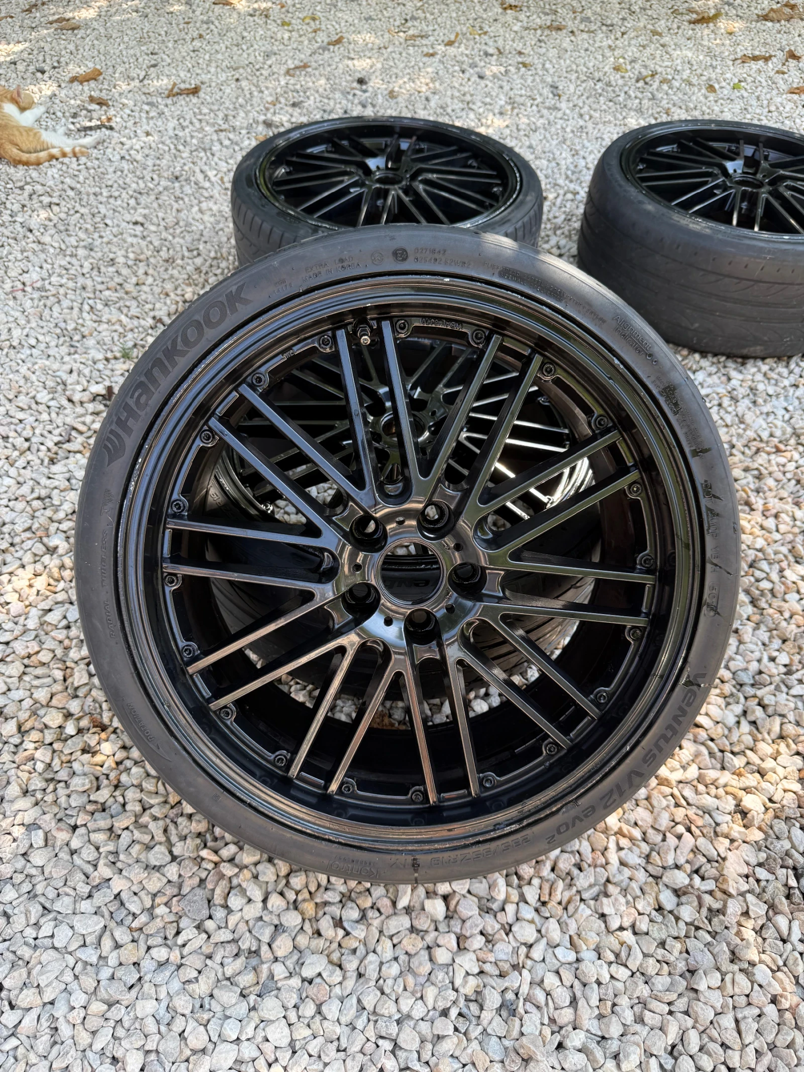 Гуми с джанти Hankook 235/35R19, снимка 2 - Гуми и джанти - 55925693
