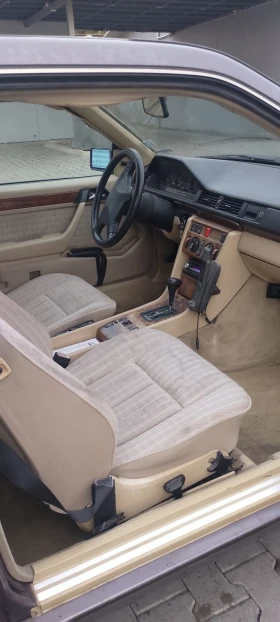 Mercedes-Benz 124, снимка 5