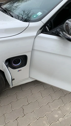 BMW 330 e iPerformance M, снимка 9