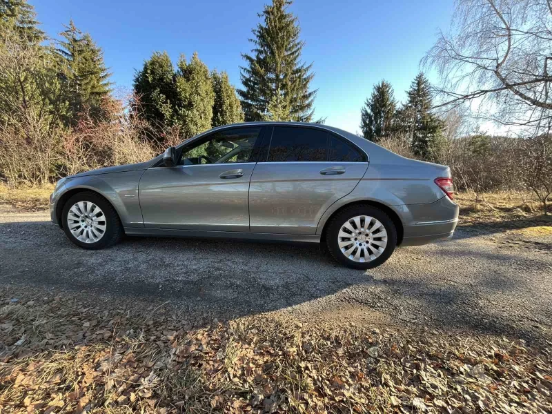 Mercedes-Benz C 220, снимка 4 - Автомобили и джипове - 46925304