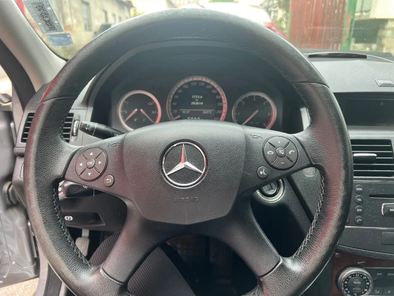 Mercedes-Benz C 220, снимка 4 - Автомобили и джипове - 46925304