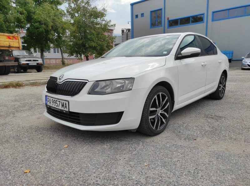 Skoda Octavia 1.6 TDI 90ks, снимка 3 - Автомобили и джипове - 52103642