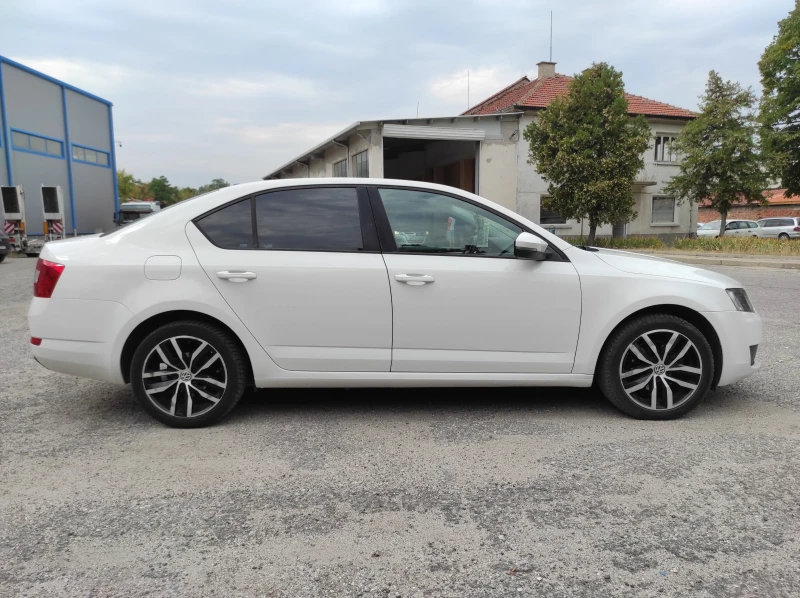 Skoda Octavia 1.6 TDI 90ks, снимка 8 - Автомобили и джипове - 52103642