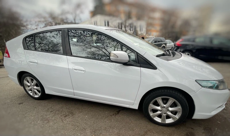 Honda Insight 1.3 i-VTEC (88 кс) Hybrid CVT, снимка 7 - Автомобили и джипове - 52609319
