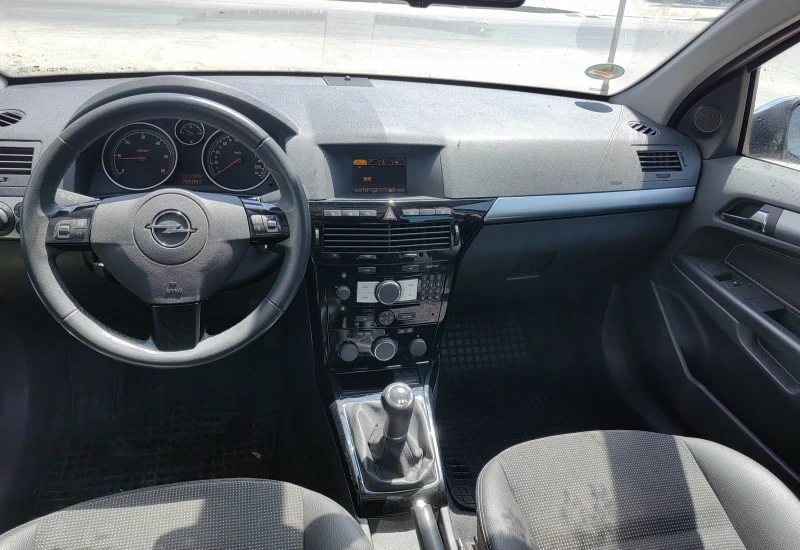 Opel Astra 1.7 cdti, снимка 2 - Автомобили и джипове - 52816493