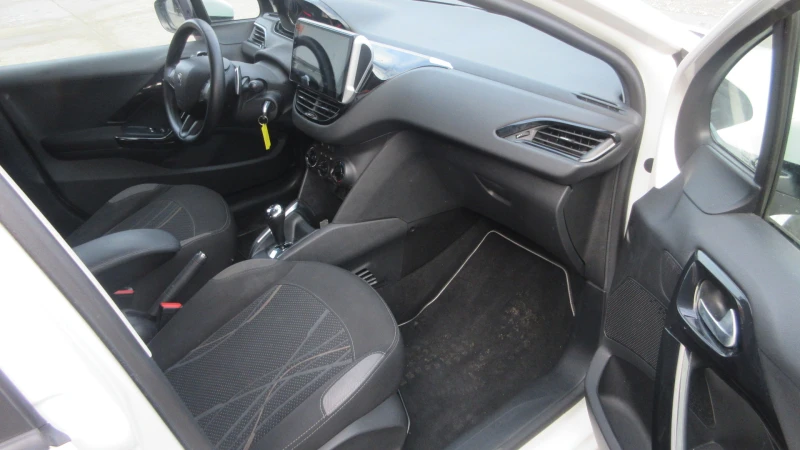 Peugeot 208 1.4-E-HDI-AUTOMAT-68HP, снимка 11 - Автомобили и джипове - 52864306