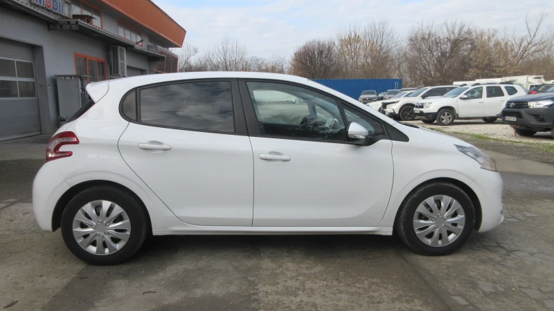 Peugeot 208 1.4-E-HDI-AUTOMAT-68HP, снимка 4 - Автомобили и джипове - 52864306