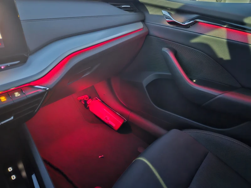 Skoda Octavia 2.0TDI 150 PANO, снимка 16 - Автомобили и джипове - 52904724