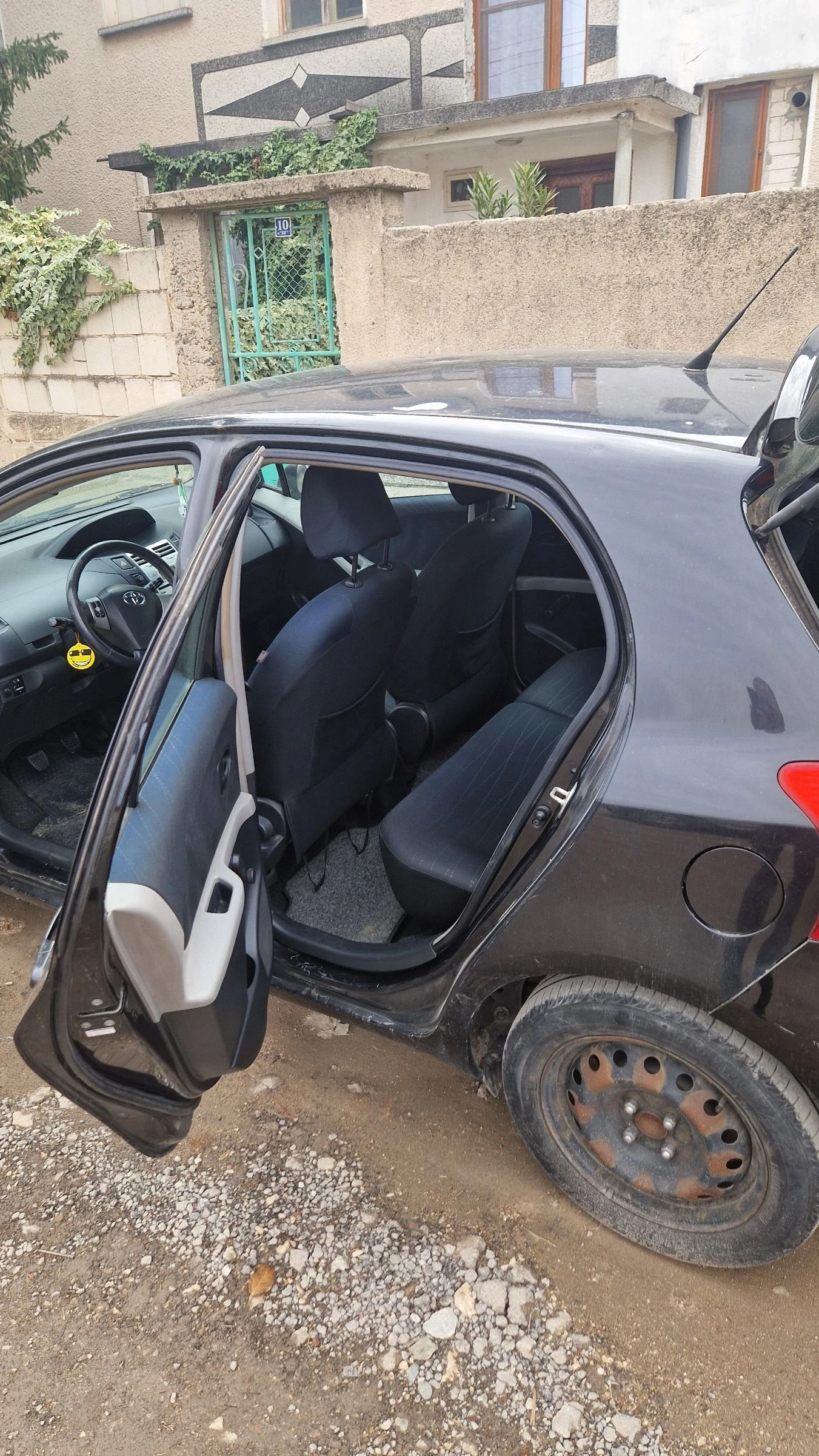 Toyota Yaris  - изображение 5