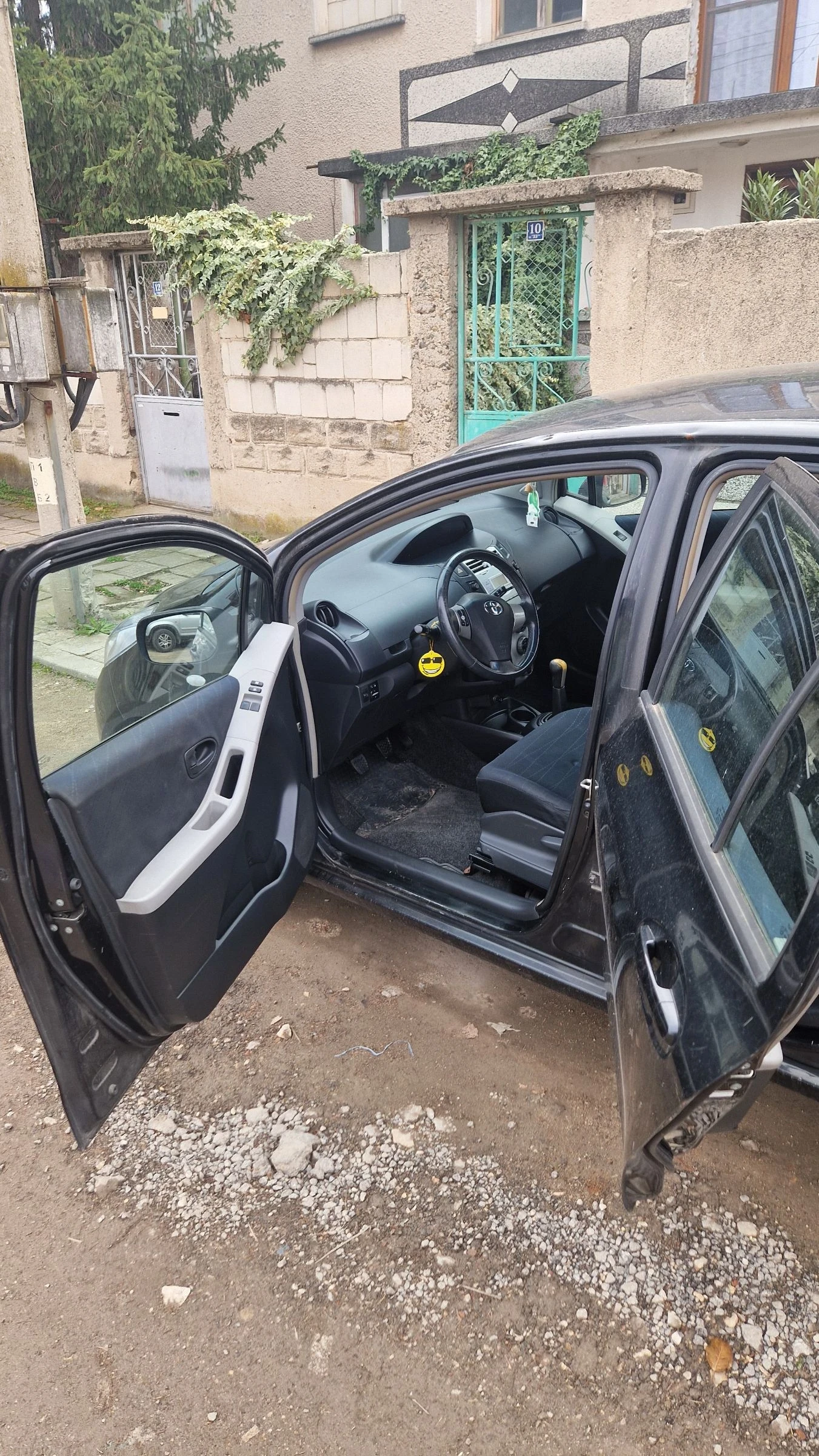Toyota Yaris  - изображение 4