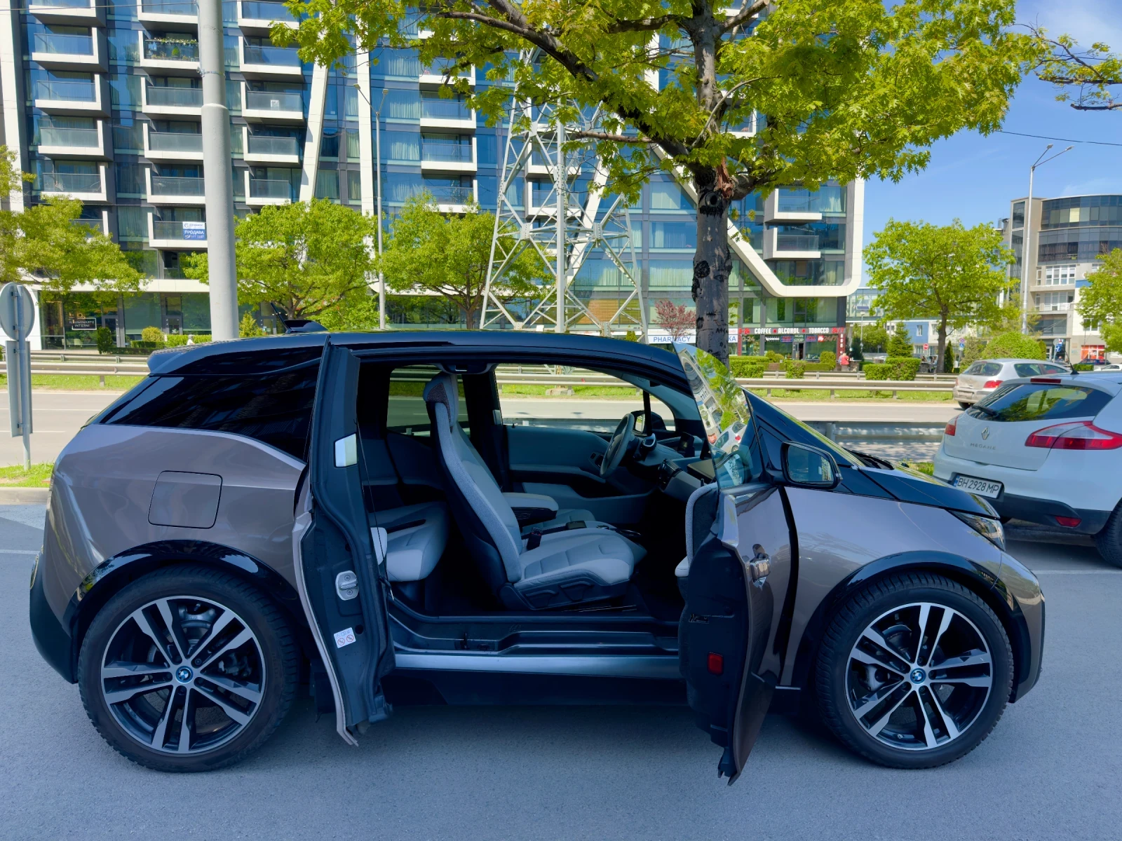 BMW i3 S/120ah/Adaptive LED/Exclusive/Лизинг - изображение 6