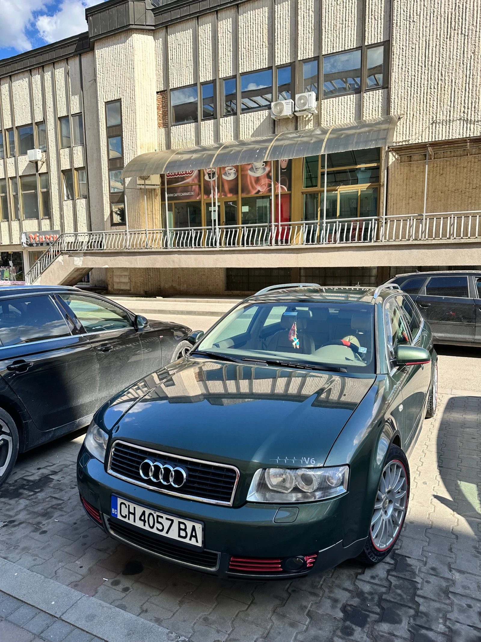 Audi A4 2.4i V6  - изображение 2