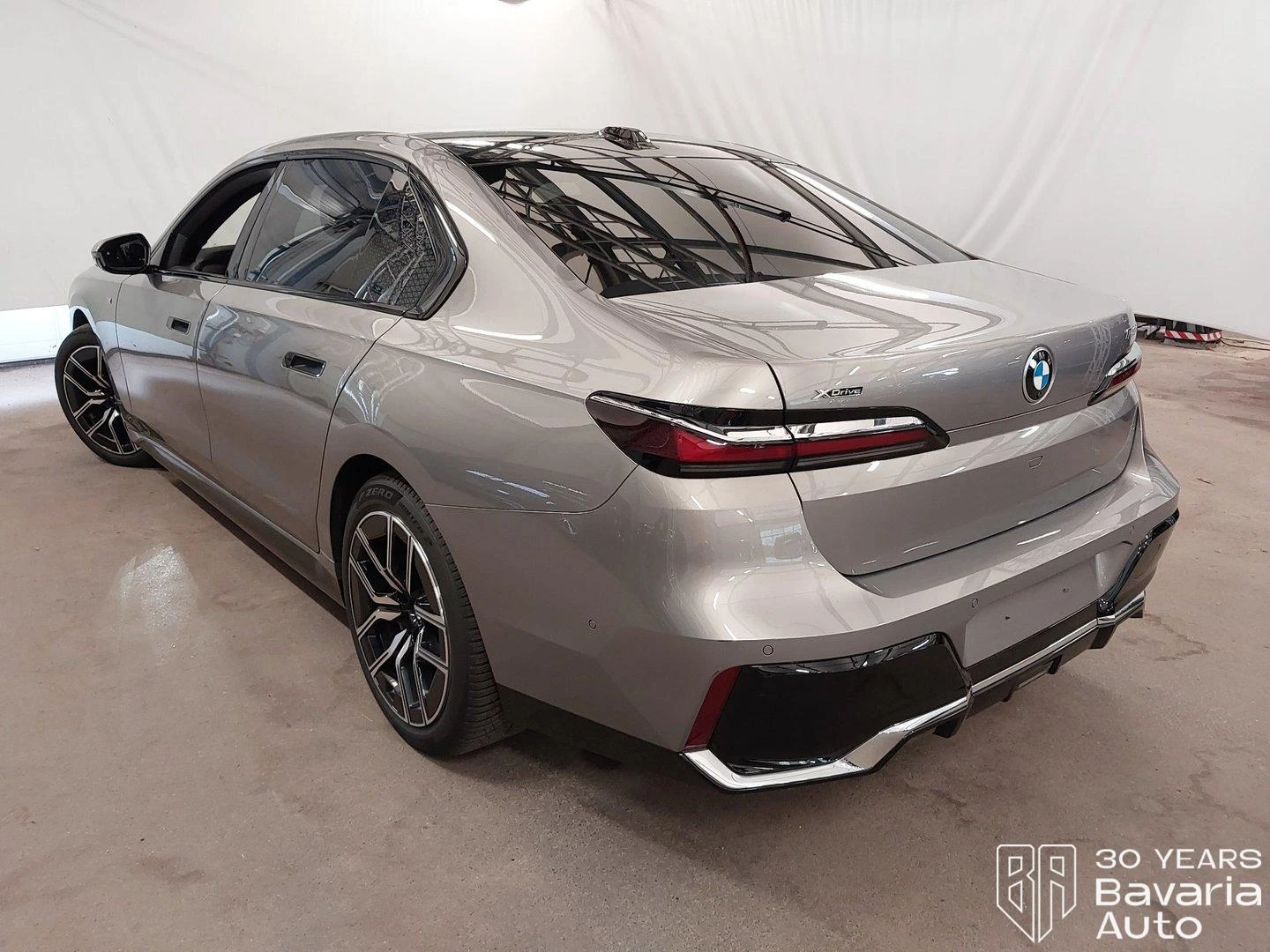 BMW 740 d xDrive M Sport Paket - изображение 2