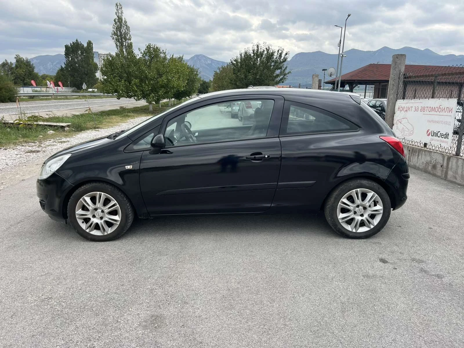 Opel Corsa 1.3CDTI 75кс EURO 4 КЛИМАТИК - изображение 6