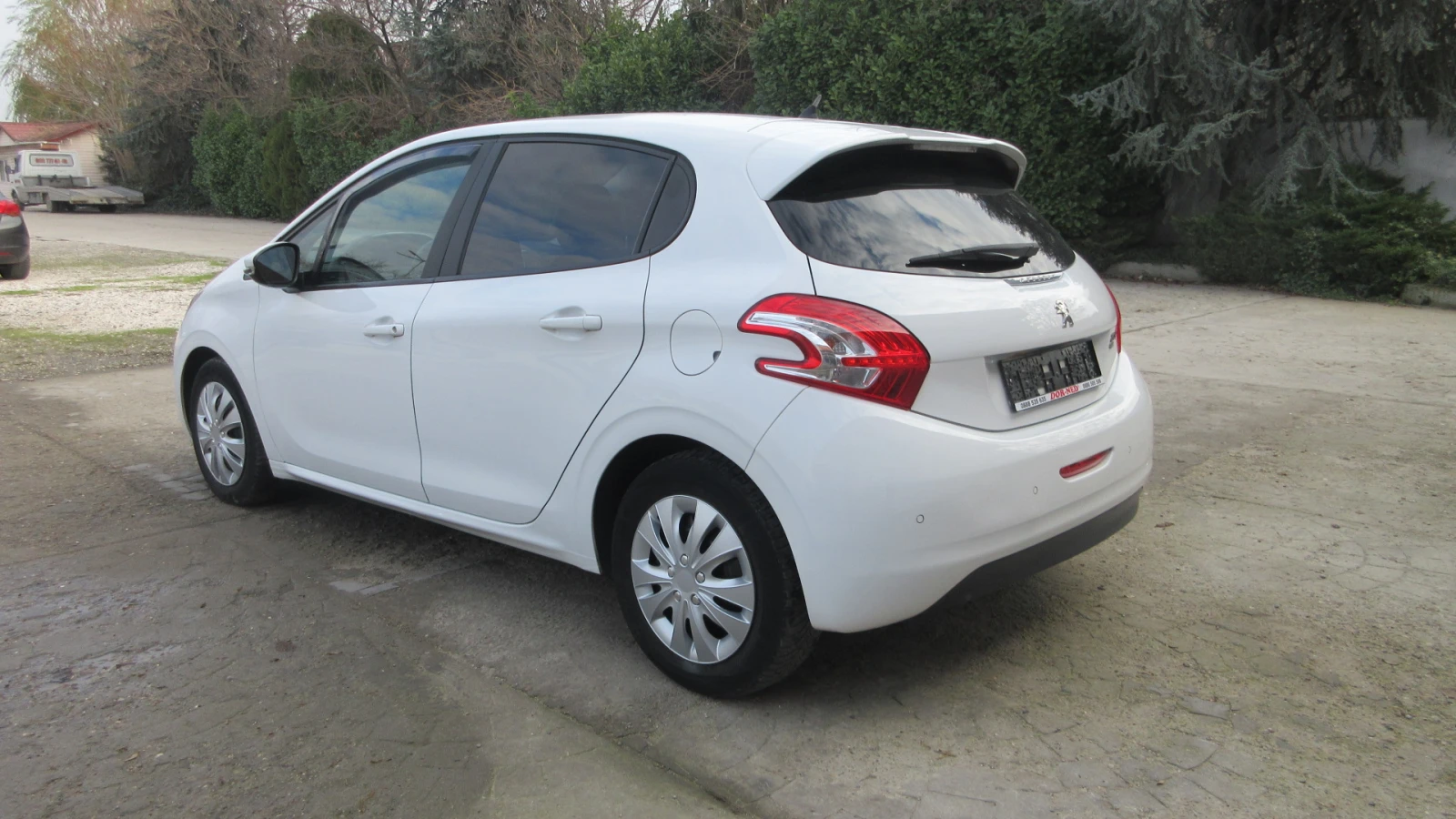 Peugeot 208 1.4-E-HDI-AUTOMAT-68HP - изображение 7