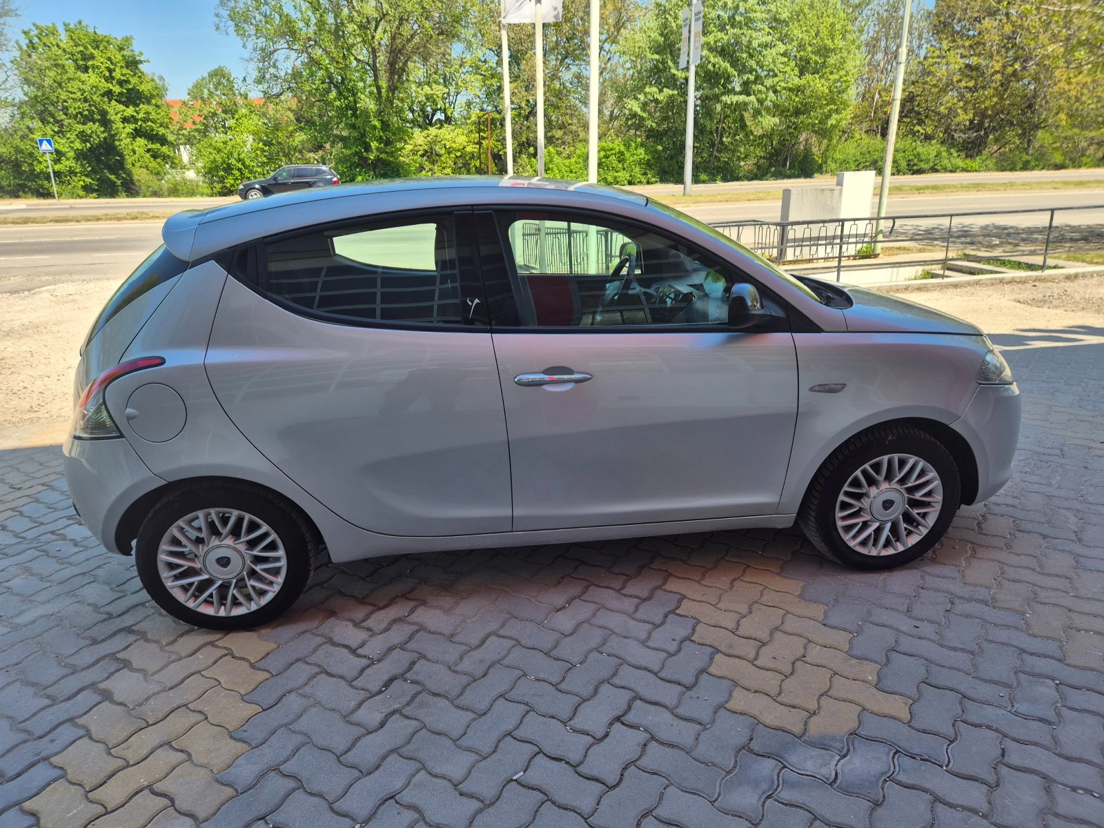 Lancia Ypsilon 1.2i 69k.s.GAS, снимка 8 - Автомобили и джипове - 54311376
