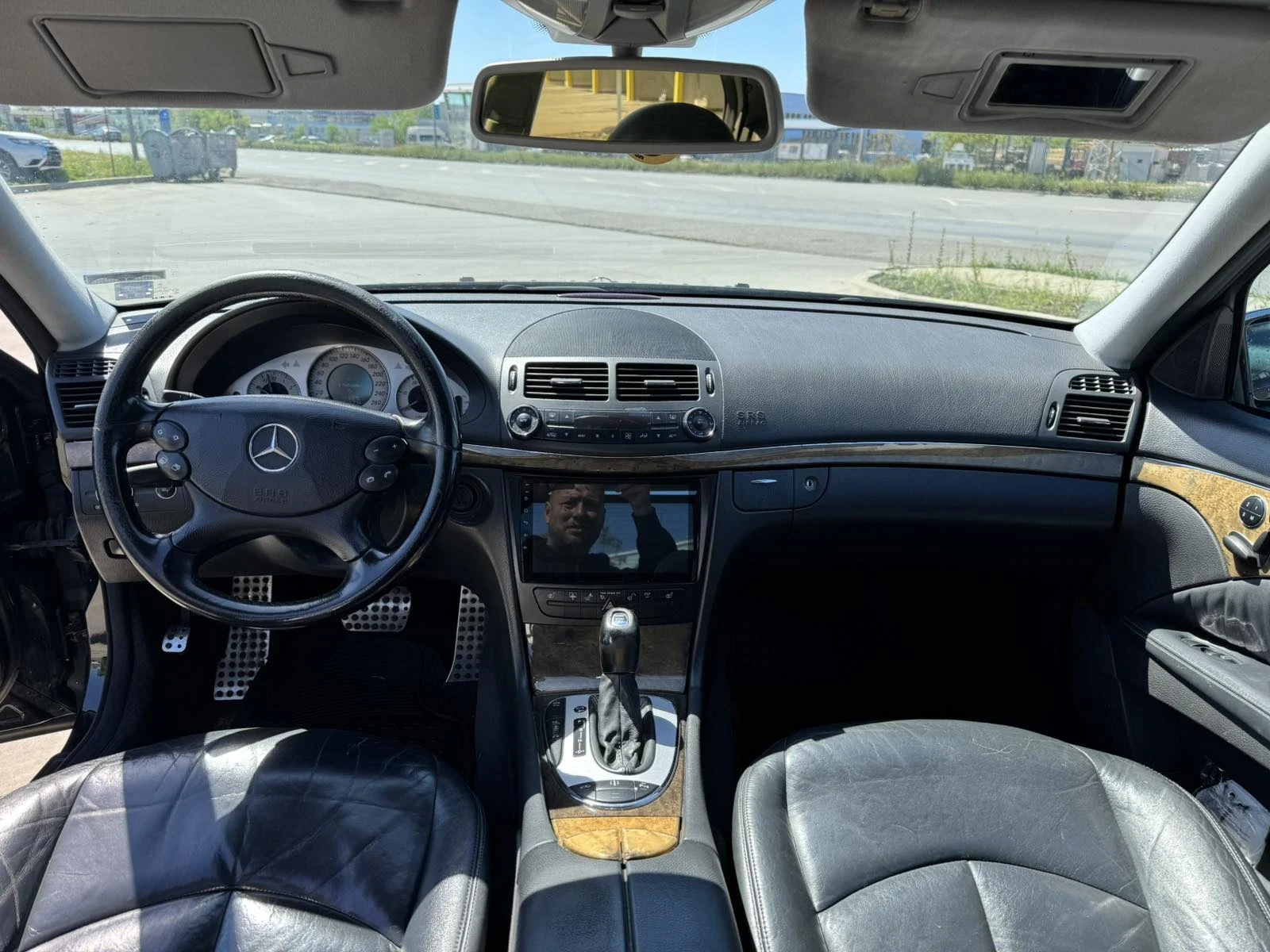 Mercedes-Benz E 320, снимка 7 - Автомобили и джипове - 54332969