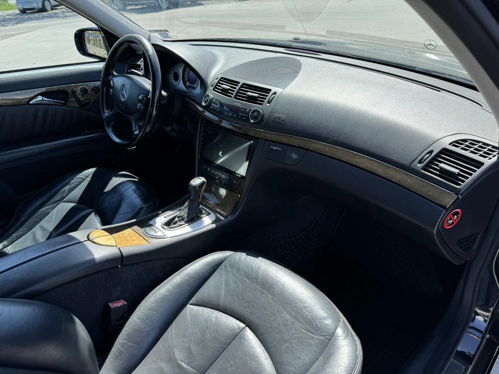 Mercedes-Benz E 320, снимка 8 - Автомобили и джипове - 54332969