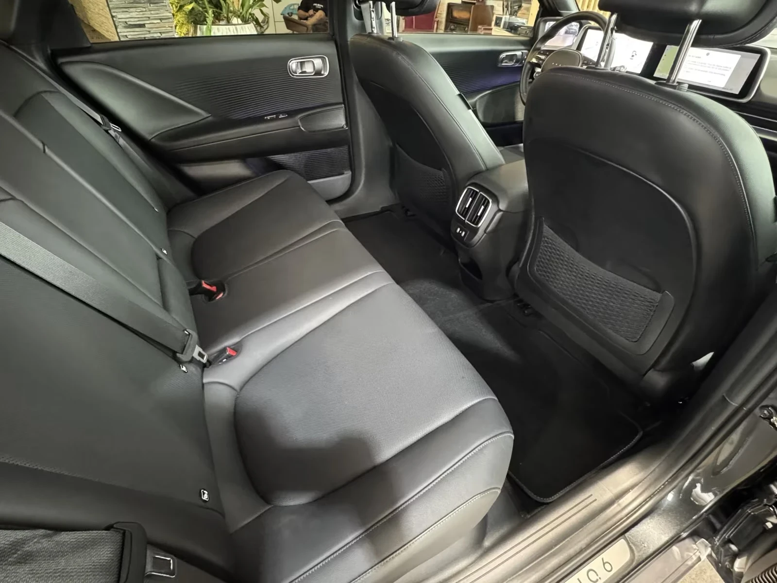 Hyundai Ioniq 6 UNIQ* 77.4KW* 228H.P.* PANO* ГАРАНЦИЯ, снимка 9 - Автомобили и джипове - 55368595