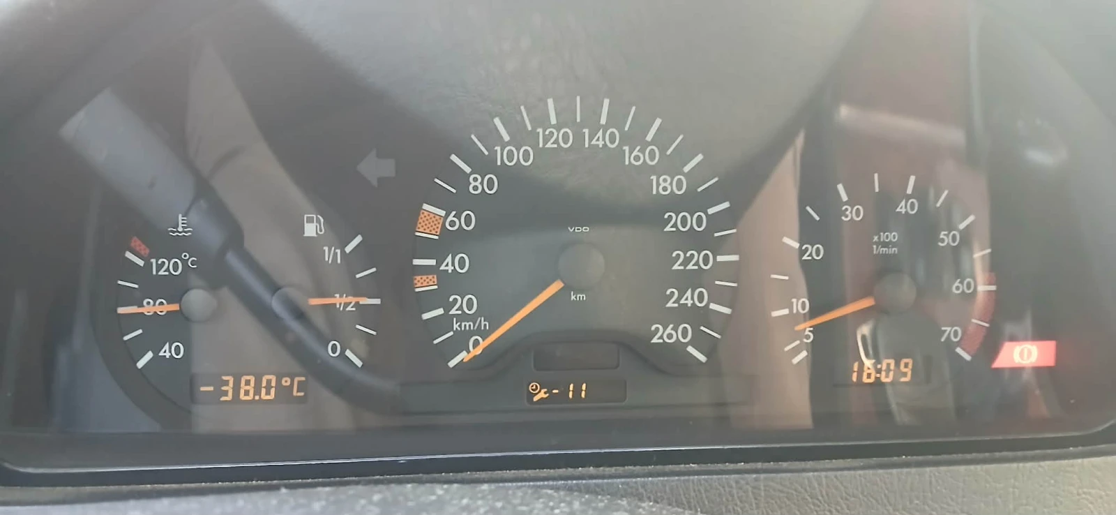 Mercedes-Benz 200 C Compressor, снимка 4 - Автомобили и джипове - 54594607