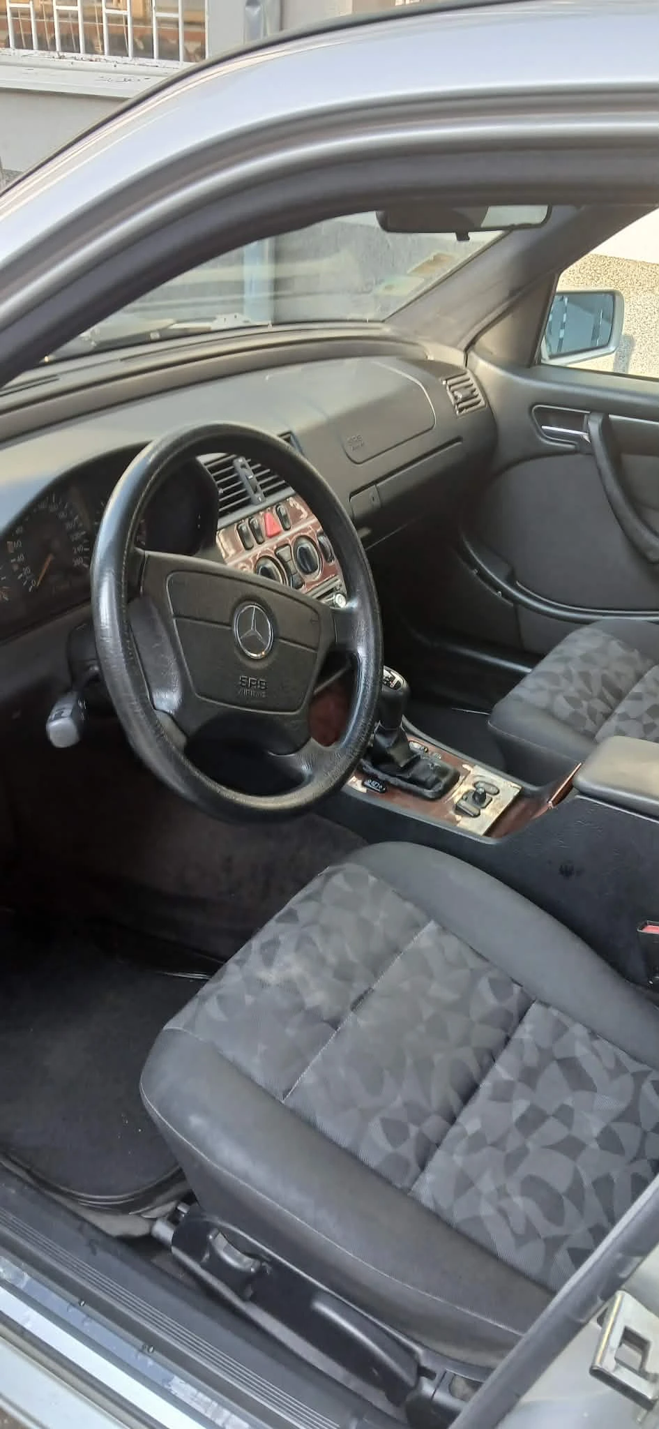 Mercedes-Benz 200 C Compressor, снимка 2 - Автомобили и джипове - 54594607