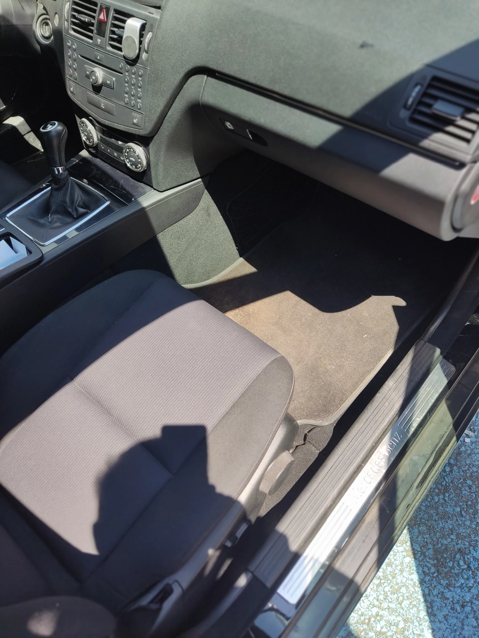 Mercedes-Benz C 220, снимка 8 - Автомобили и джипове - 54596151