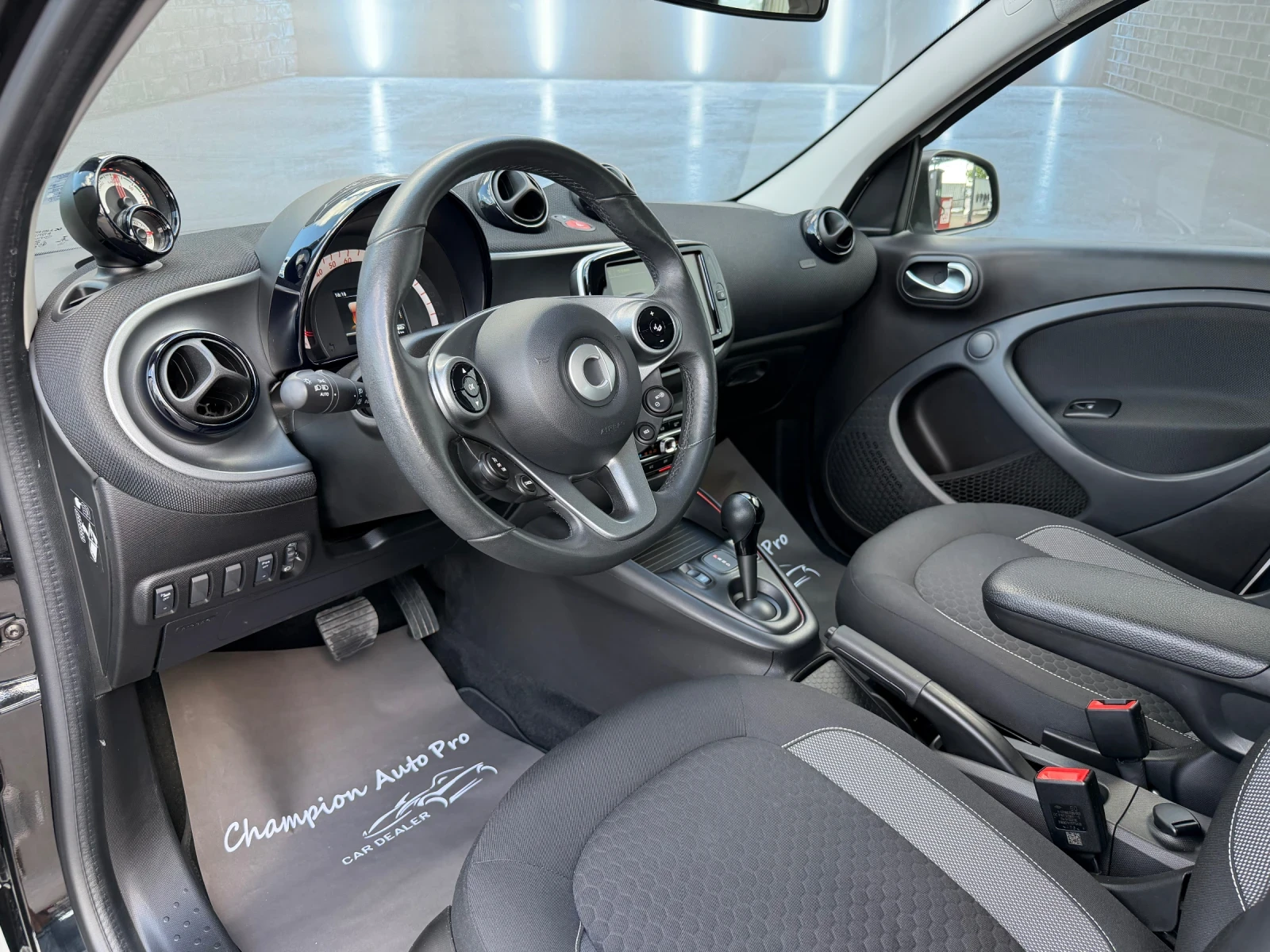 Smart Forfour, снимка 7 - Автомобили и джипове - 54596025