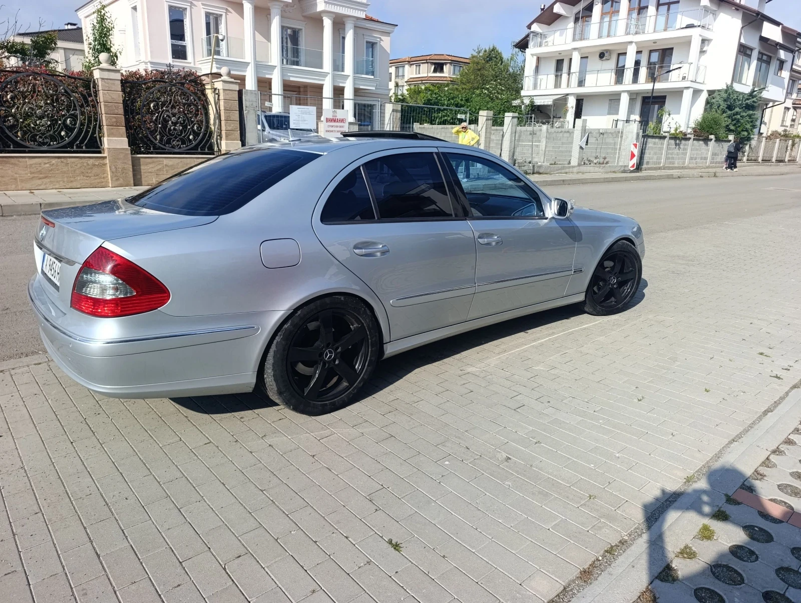 Mercedes-Benz E 280 Avantgarde 7G-tronic, снимка 4 - Автомобили и джипове - 54645528