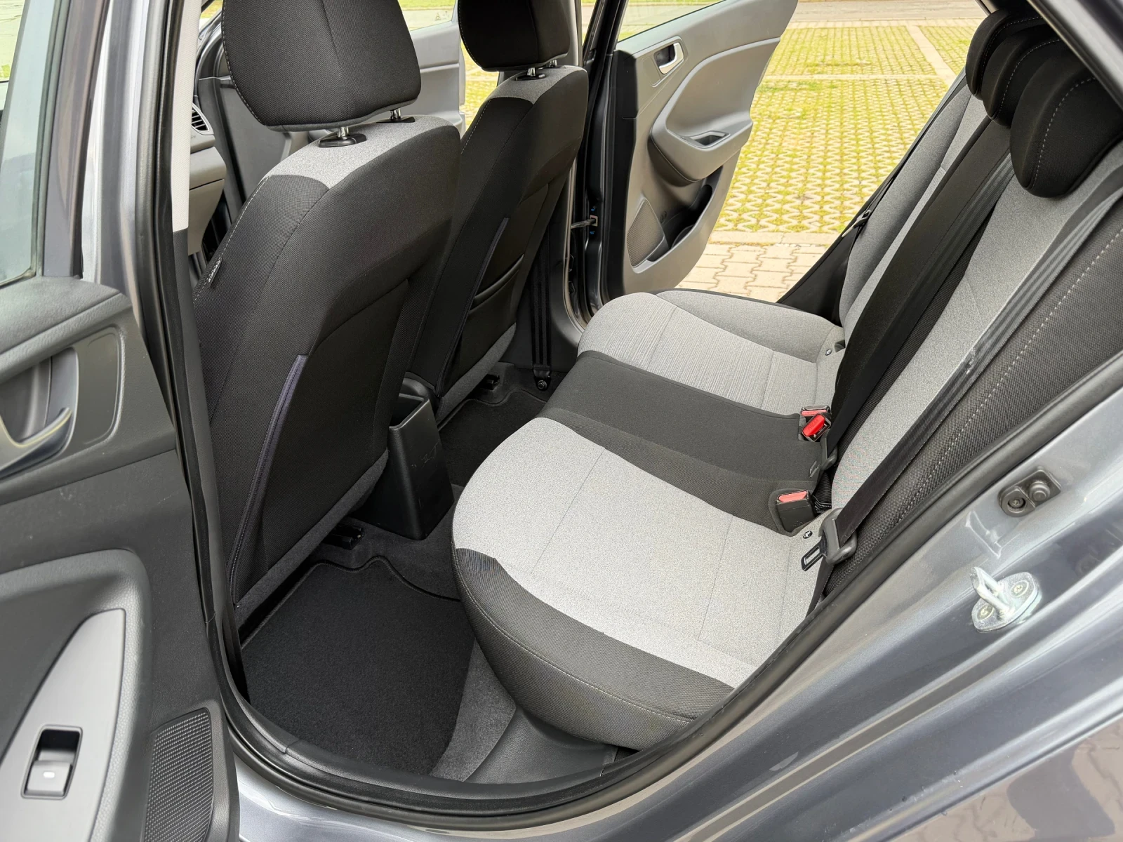 Hyundai I20 1.4i Active 118248 км. * * * ТОП СЪСТОЯНИЕ !!! * *, снимка 11 - Автомобили и джипове - 54892152