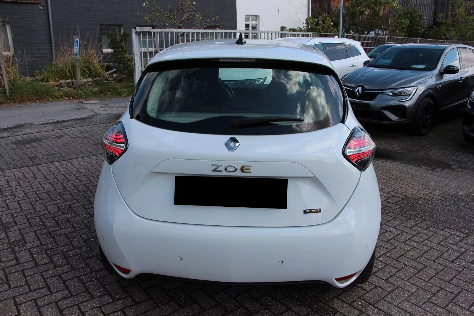Renault Zoe R110/52KWH/109HP/СОБ.БАТЕРИЯ/ТЕРМО.П/CARPLAY/, снимка 4 - Автомобили и джипове - 54916908