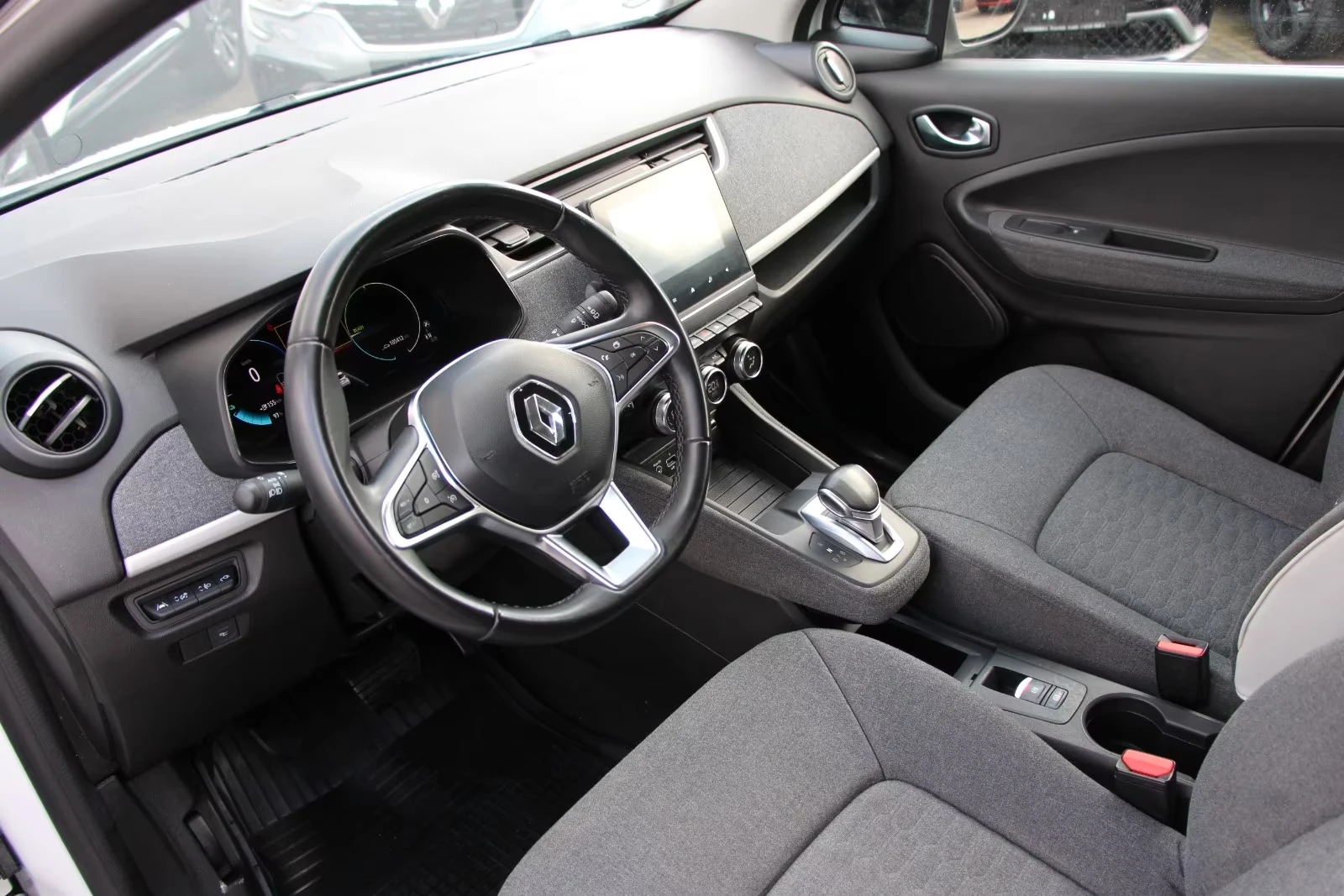 Renault Zoe R110/52KWH/109HP/СОБ.БАТЕРИЯ/ТЕРМО.П/CARPLAY/, снимка 10 - Автомобили и джипове - 54916908