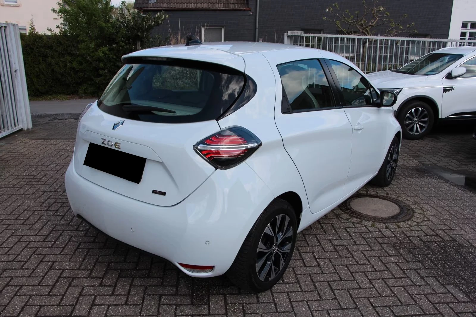 Renault Zoe R110/52KWH/109HP/СОБ.БАТЕРИЯ/ТЕРМО.П/CARPLAY/, снимка 3 - Автомобили и джипове - 54916908